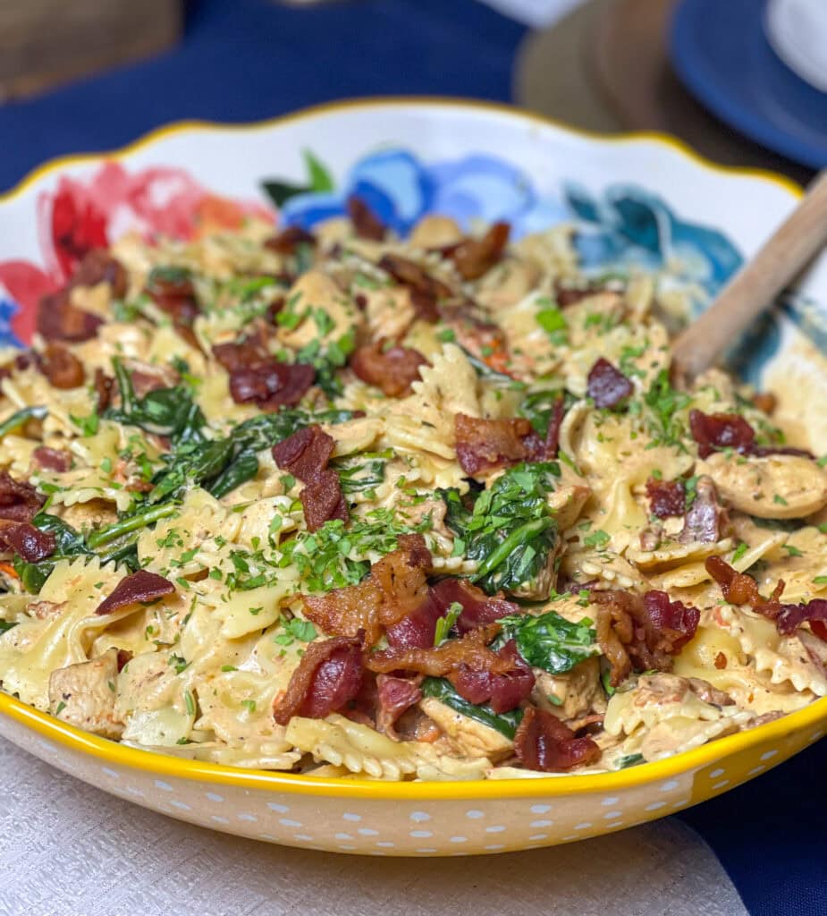 BLT Pasta with Chicken is the perfect fusion of two comforting classics—your favorite BLT sandwich and a hearty pasta dish. This will quickly earn it's place on your weekly dinner rotation.