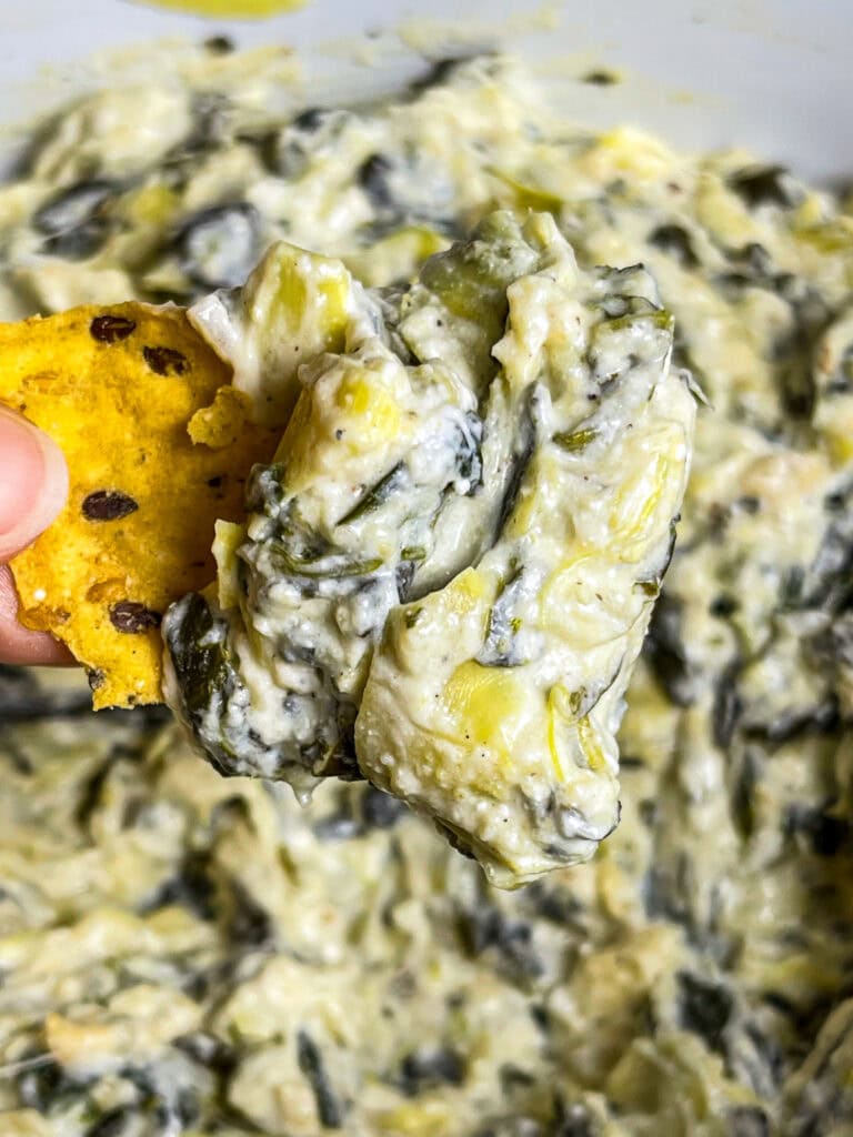 If you’re looking for a no-fuss appetizer that delivers big flavor with minimal effort, this Crock Pot Spinach Artichoke Dip is your go-to.