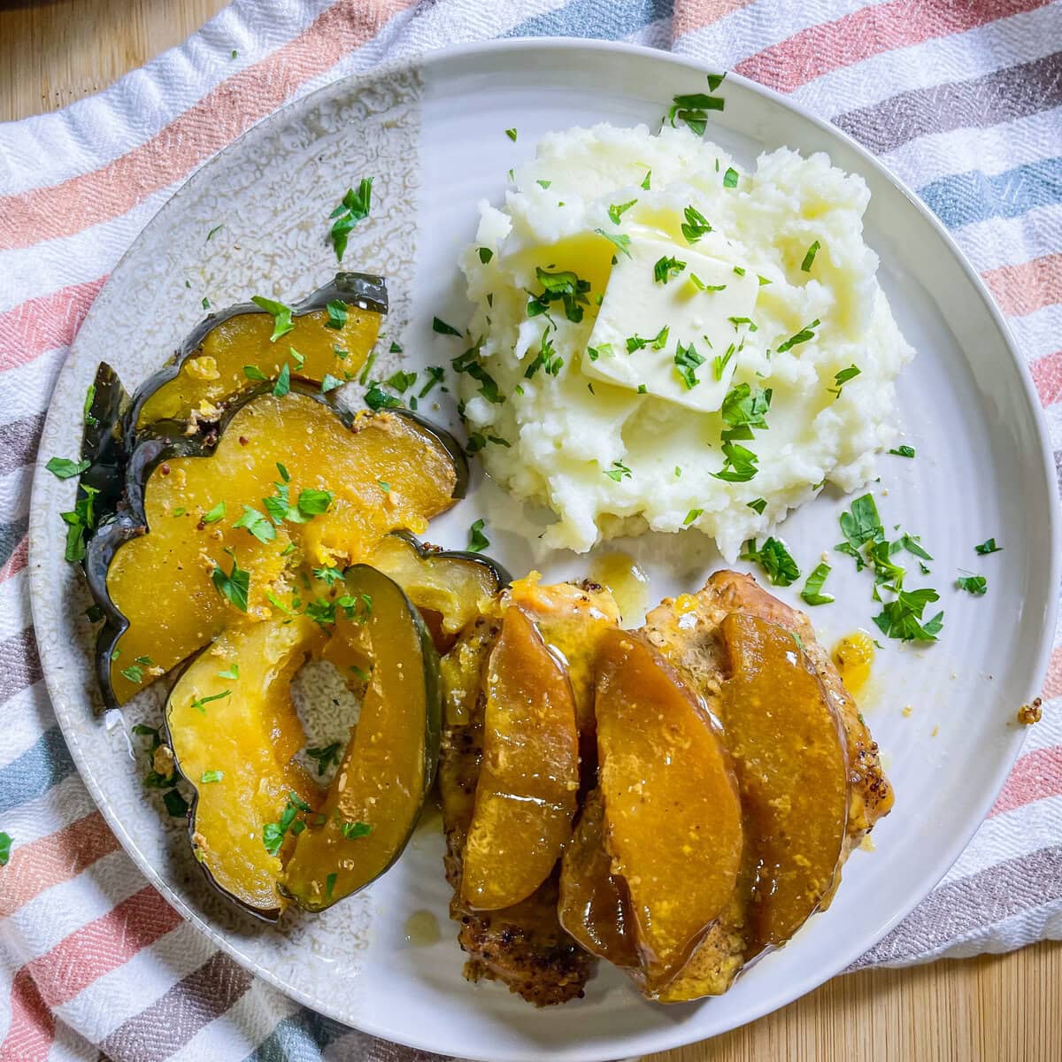 Slow Cooker Autumn Pork Chops