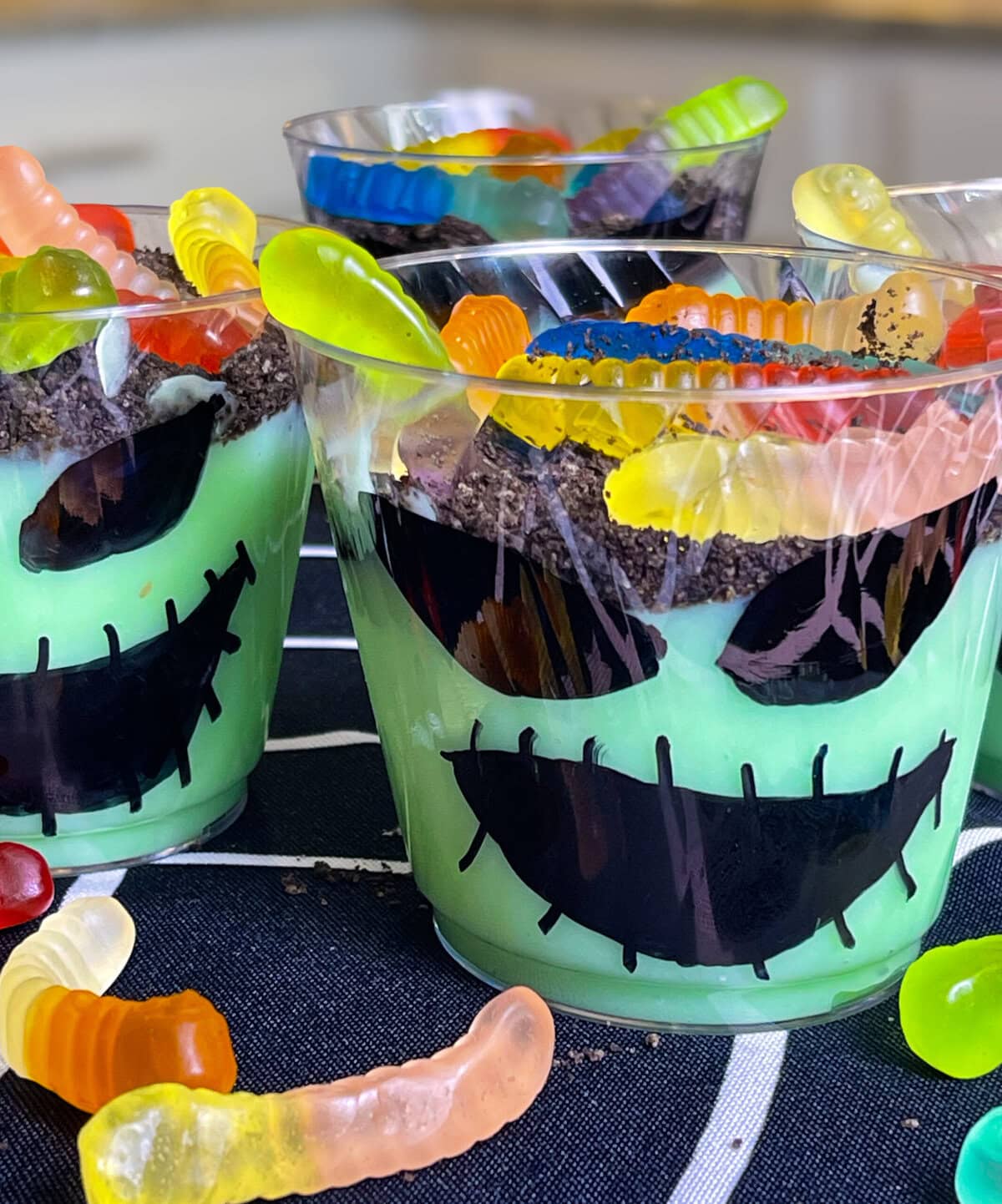Made with pistachio pudding, crushed Oreo “dirt,” and gummy worms, they’re fun, spooky, and no-bake.